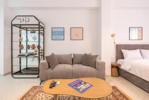 Spacious Apartment With Private Garden - Zen Demeter, Афины (фото 4)