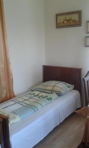 Small House Apartment - image 11