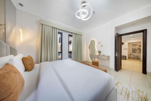 Durrani Homes - Zaafaran Luxe Stay Iconic BurjView - image 10