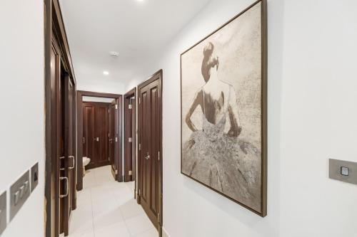 Durrani Homes - Zaafaran Luxe Stay Iconic BurjView - image 11