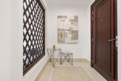 Durrani Homes - Zaafaran Luxe Stay Iconic BurjView - image 9
