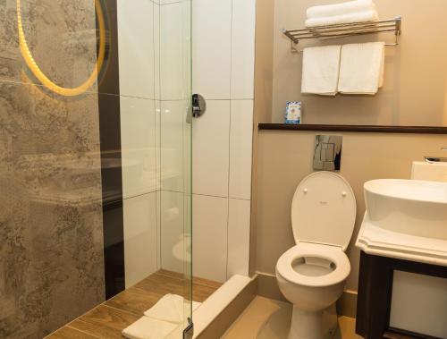 Standard Double or Twin Room image 7