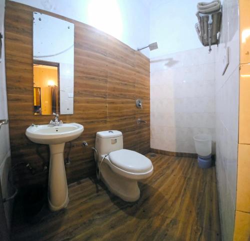 room detail thumbnail 2