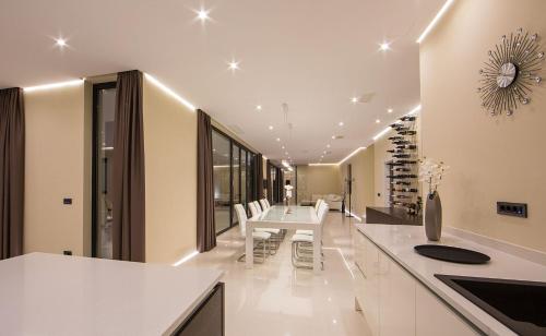 Oprema, Stunning Seafront House In Istria Villa Vrsar Magnifique in Petalon