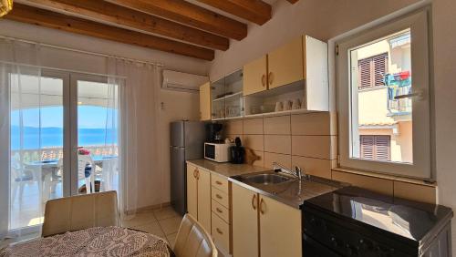 Apartment Sunset 2 Njivice - Žaklina 2 (Apartment Sunset 2 Njivice - Zaklina 2) in 馬蘭史卡