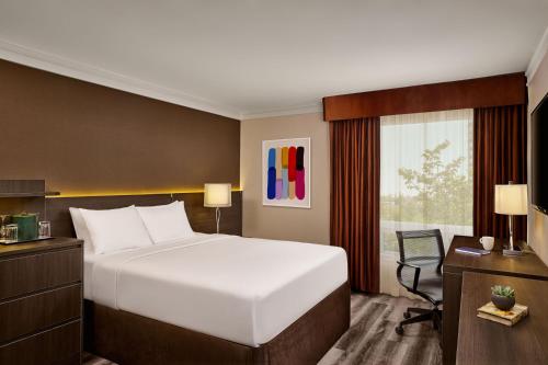 Deluxe Room image 5
