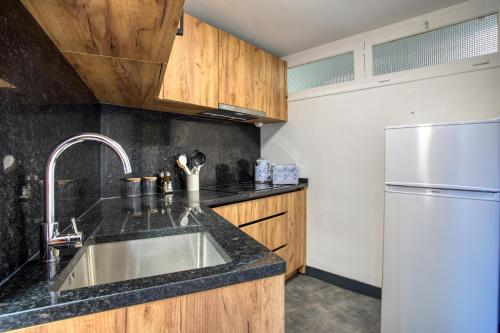 المرافق, 2 pièces, centre historique, climatisé, Eperia (2 pieces, centre historique, climatise, Eperia) in Sarlat-la-Caneda City Center