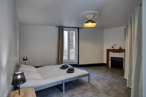 2 pièces, centre historique, climatisé, Eperia (2 pieces, centre historique, climatise, Eperia) in Sarlat-la-Caneda City Center