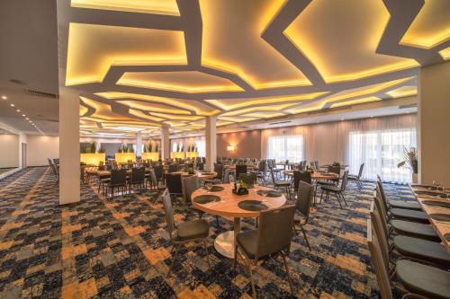 Ресторан, Green Garden Hotel in Falenty