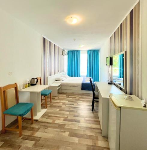 2 twin beds