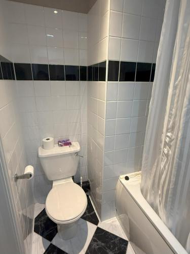 Chase Hotel - image 8