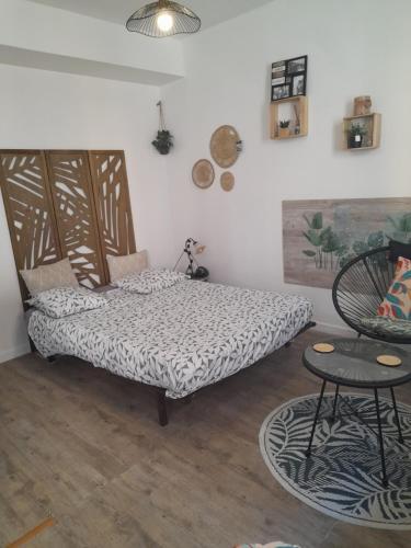 Studio 23 m2, proche centre, calme, WIFI, pk – khách sạn tại Lemasson