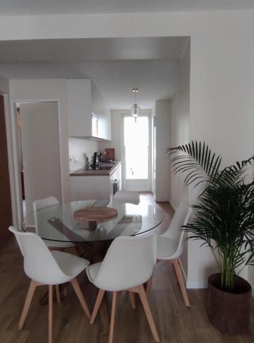 Heart of Antibes 3 BBedroom Queen beds AC Parking in Le Ponteil