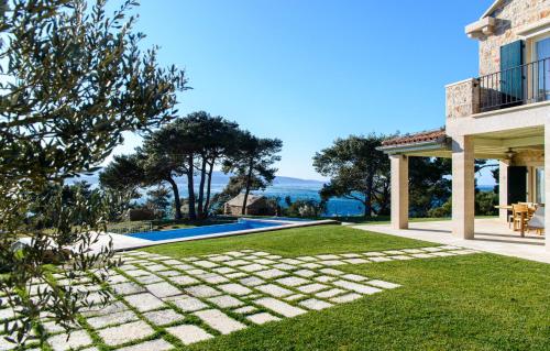 Létesítmények, Elegant Brac Villa 4 Bedrooms Villa Shoreline Serenity Stunning Sea Views in Murvica