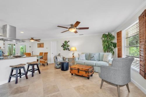 Manatee Manor Home - image 13