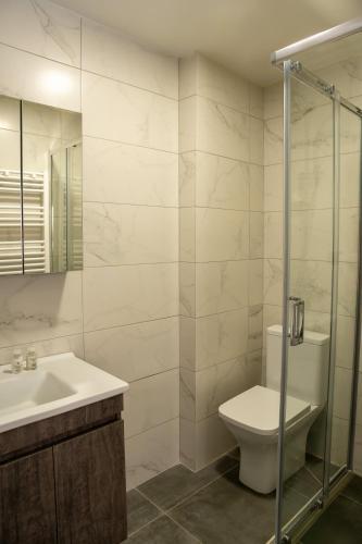 Nuvia UrbanStay Piraeus Apartments - image 10