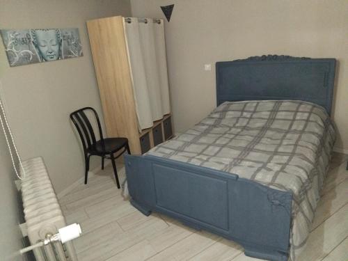 appartement indépendant dans résidence privée, avec accès à la terrasse (appartement independant dans residence privee, avec acces a la terrasse) in เลอ ปูว์ ออง เวอเลย์