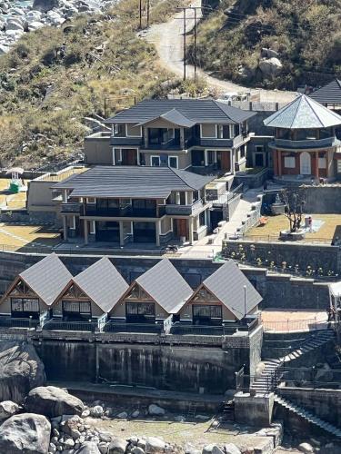 Himani Hill View Retreat in Jia