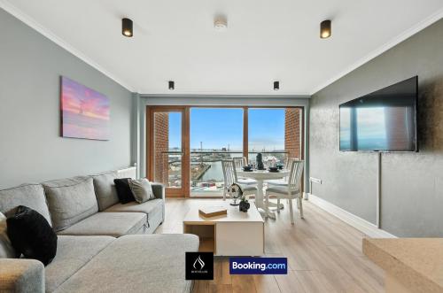 บริการและสิ่งอำนวยความสะดวก, High-Rise 2 Bedroom Apartment By Boyeilles Apartments Short Lets & Serviced Accommodation Belfast Wi in เซเลอร์ทาวน์