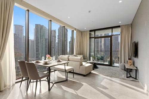 Bright 1 Bedroom with Burj Khalifa view in Peninsula, Dubai