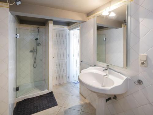 Villa Quinta Tropical - beautiful villa for 12 with private pool AC and Wifi - image 3