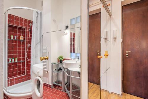 Vintage romantic home for couples on Buda hills - image 6