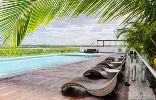 Lovely loft with pool in center!, Cancún