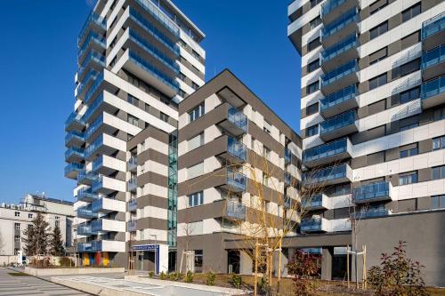 Sunny - Balcony - Very Modern - Next to River - image 14
