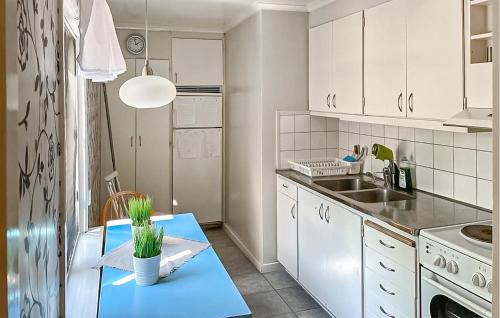 virtuve, 2 Bedroom Stunning Home In Klintehamn in Vastergarna