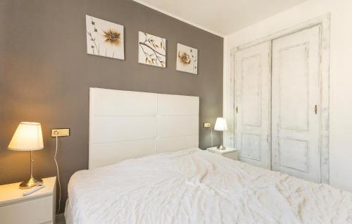 Two-Bedroom Holiday Home image 5