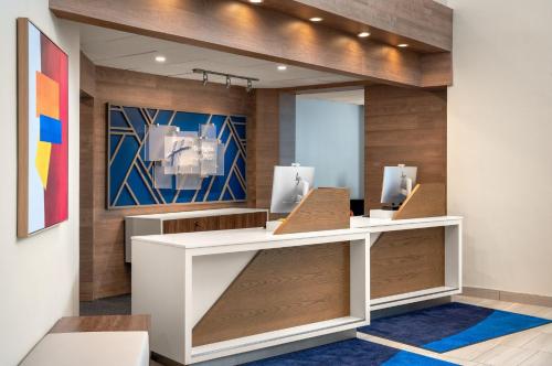 Exterior view, Holiday Inn Express & Suites Hawthorne - Elmsford North by IHG in Tarrytown (NY)
