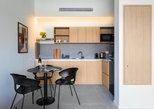 Tayo Studios & Apartments in バトヤム