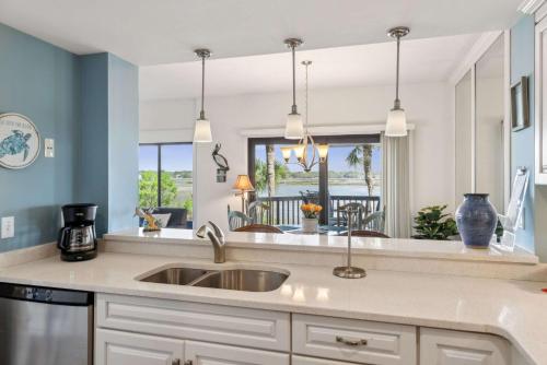 2BDR Waterfront in Captains Quarters with Shared Pool near Museum Of Hilton Head Island