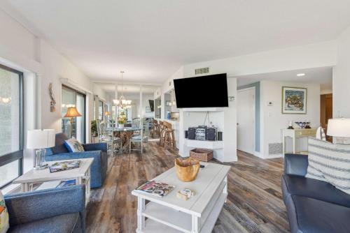 2BDR Waterfront in Captains Quarters with Shared Pool near Museum Of Hilton Head Island
