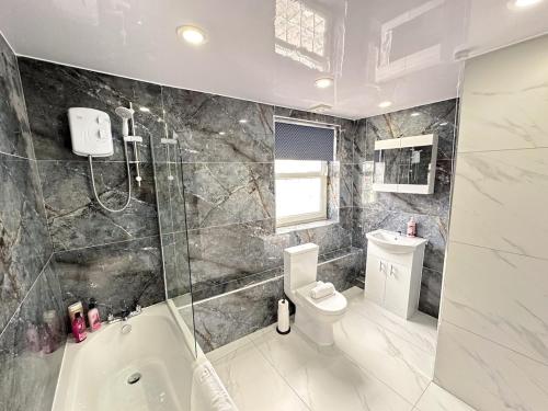 Modern 2-4 Beds - Contractors, Morpeth (foto 4)