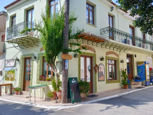 Summer Garden Studio - village location in Koroni Town Center