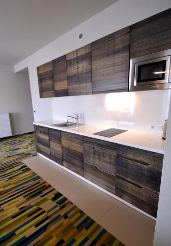 Two-Bedroom Apartment with Sea View image 7