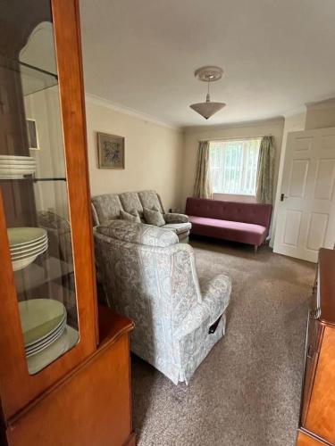 Canal Way- Cozy 3-Bed House in ايلمينستير