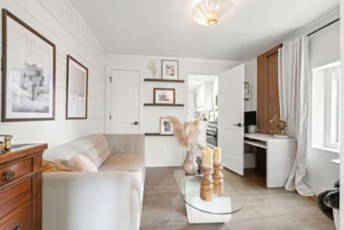 West Denver Radiance Light and Bright 3BR retreat in Globeville / North Washington