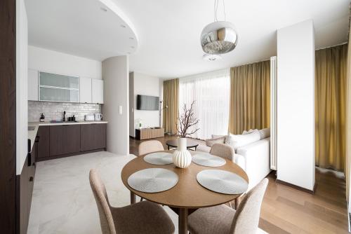 Ochota Prime Loft Apartment by BookingHost, Varsovia