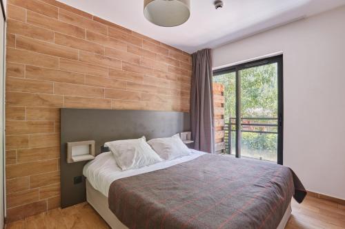 2 bedrooms, 5 beds