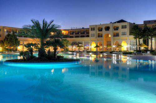Swimming pool, Verdi Tunis Beach Resort in Gammarth