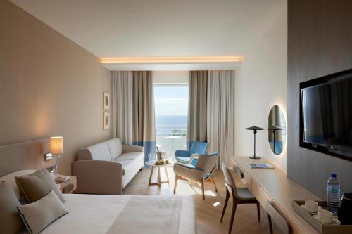 地中海海灘酒店 (Mediterranean Beach Hotel) in 利馬索爾郊區