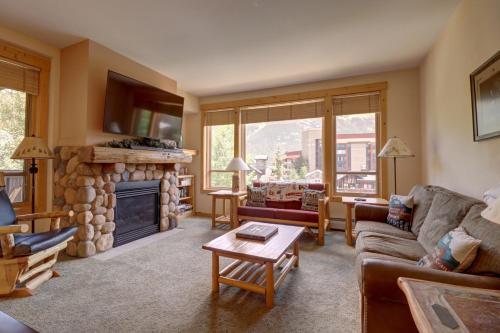 TX204 Taylors Crossing condo