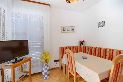 Apartment image 3