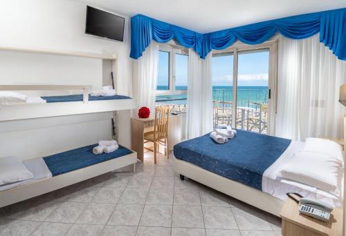 Quadruple Room with Sea View