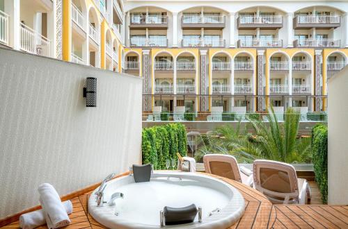 Chambre double, bain à remous