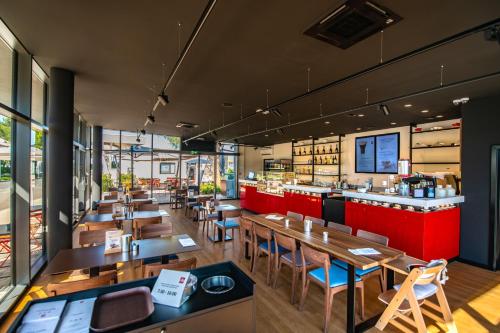 Pub/Lounge, Kazela Apartments in Liznjan
