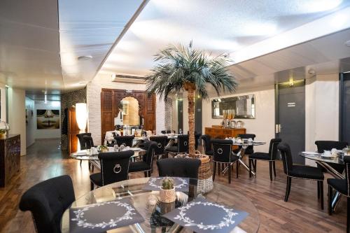 Hotel Les Arcades - image 7