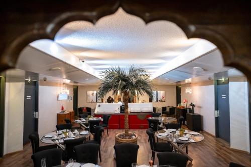 Hotel Les Arcades - image 13